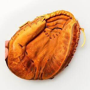 Louisville Slugger TPX Omaha Pro Series Catcher's Mitt OPXCM- LHT VGUC